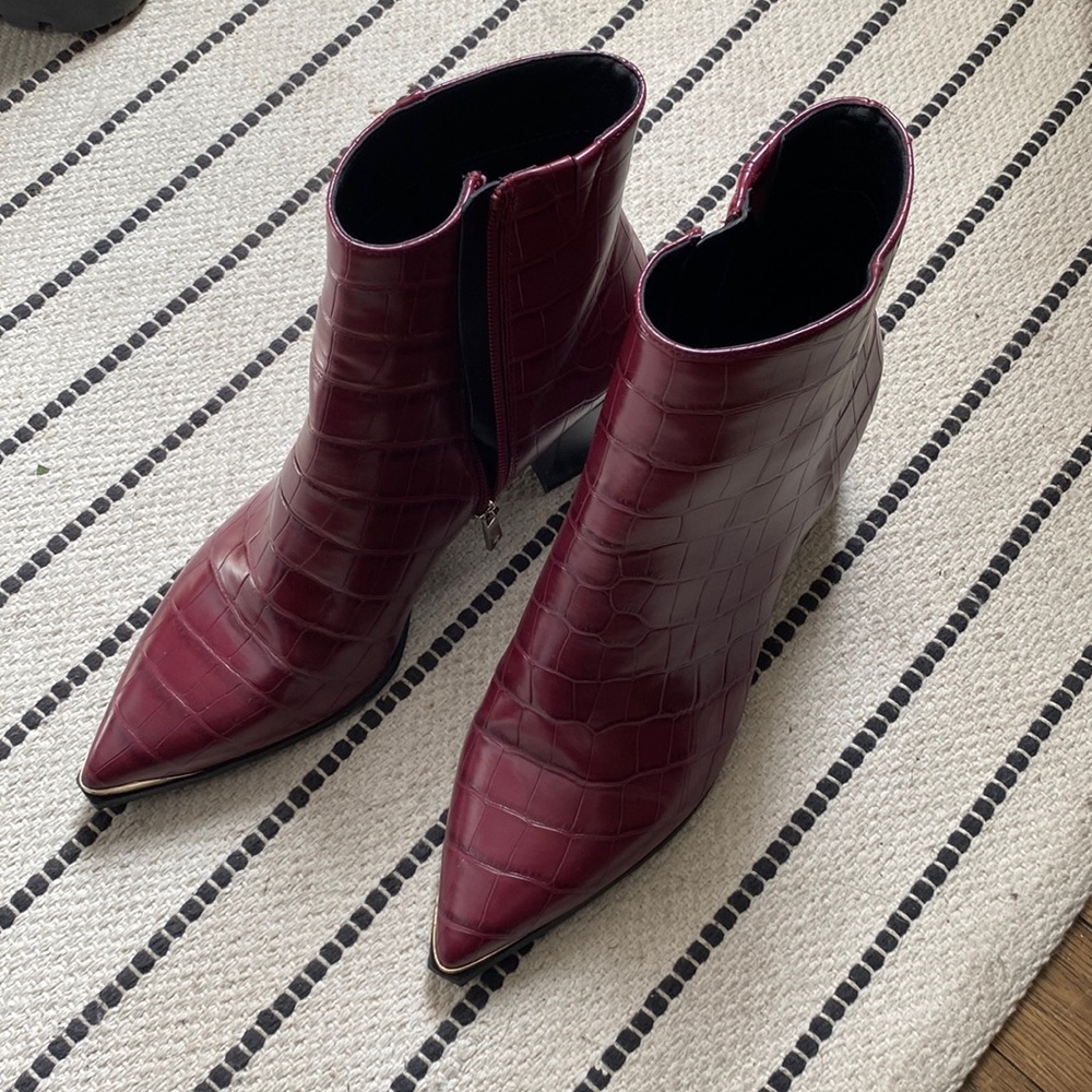 Kenneth Cole Roanne Bootie